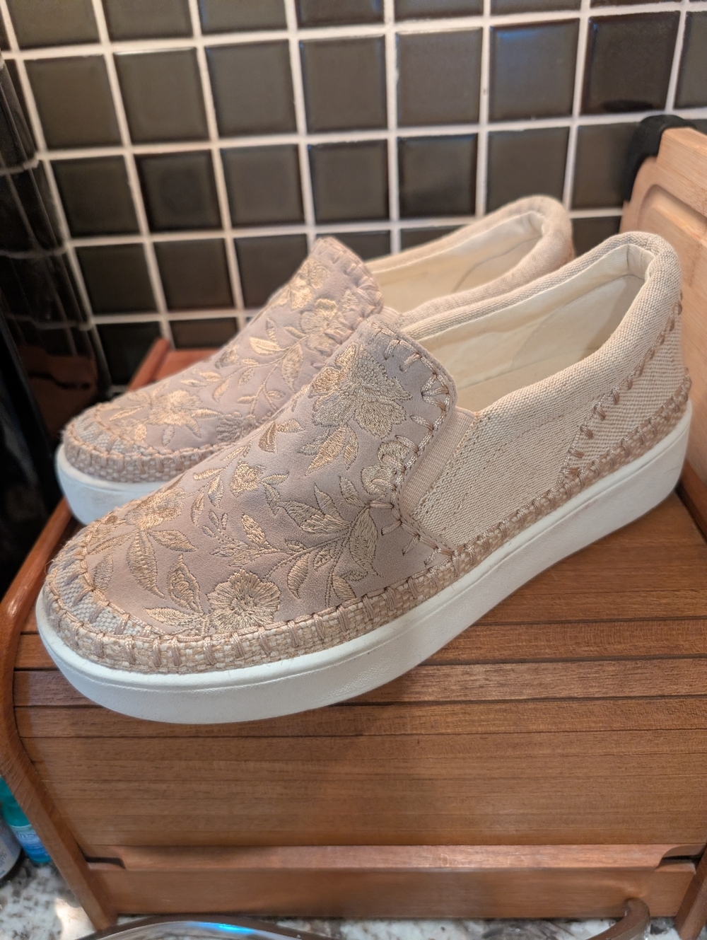 Johnny Was Sneaker,8,5
